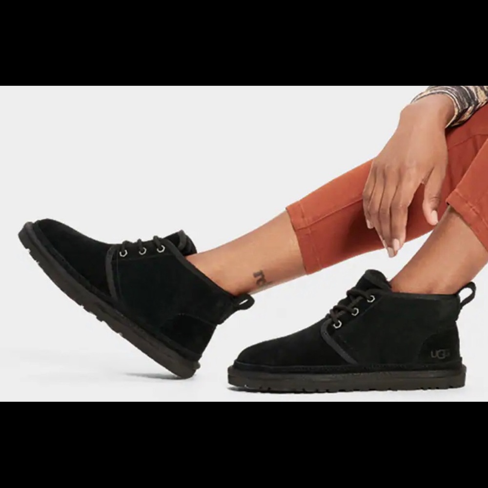 Black UGGS neumel style